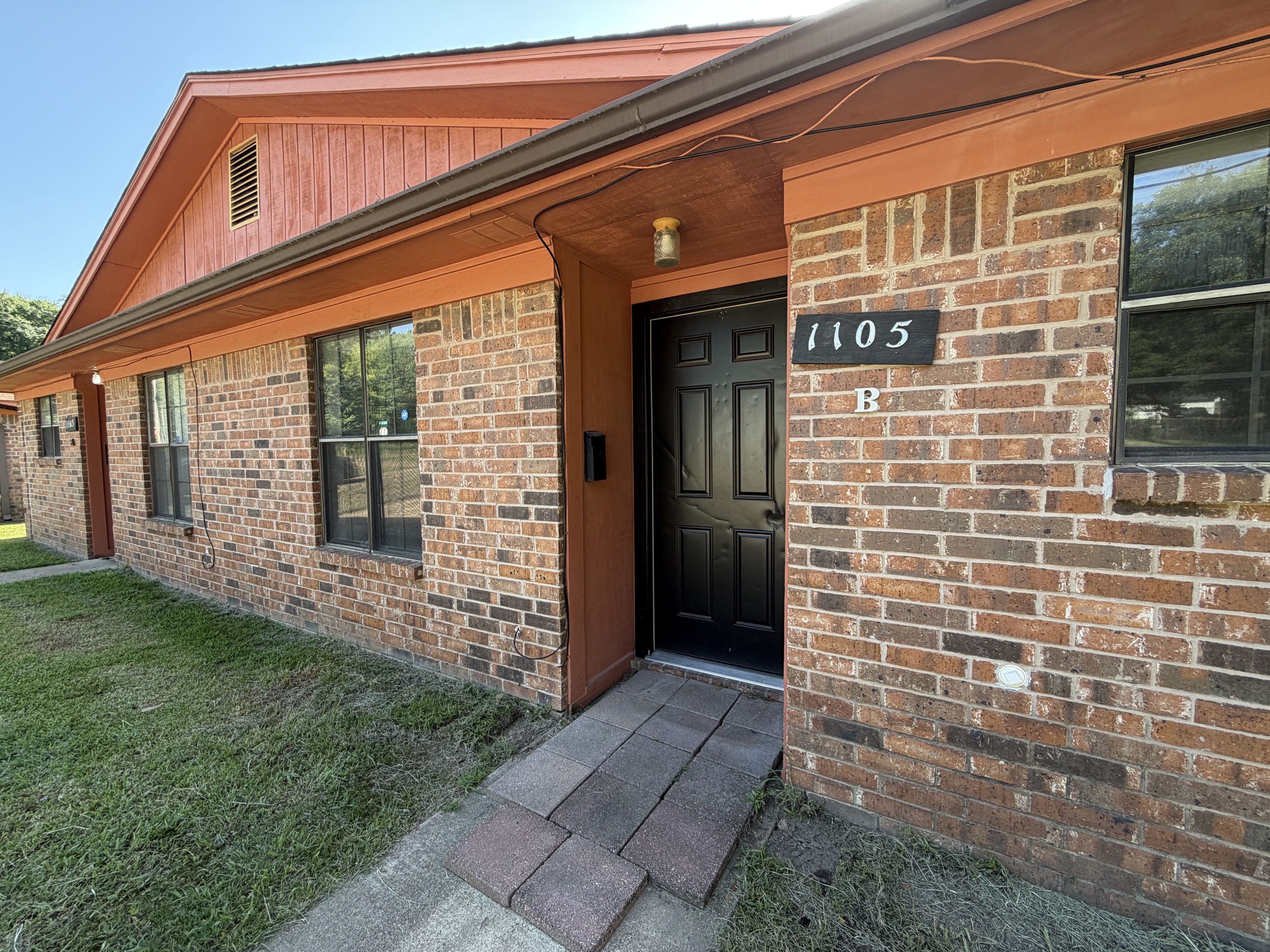 1105 Carroll Avenue - B